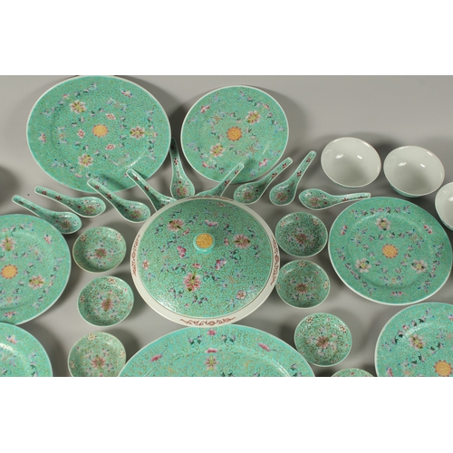 8 - A CHINESE TURQUOISE FAMILLE ROSE MUN SHOU PORCELAIN DINNER SERVICE, with character marks to base, co... 