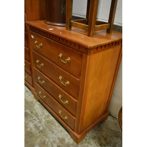 193 - A modern four drawer bedroom chest.