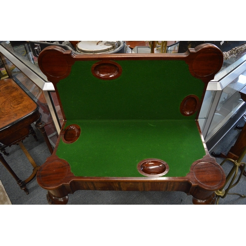 367 - A good George III Irish mahogany combination tea and gaming table.