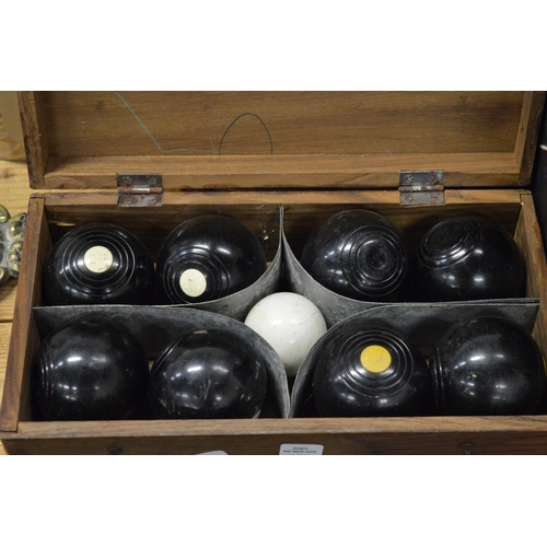 658 - A set of carpet bowls.