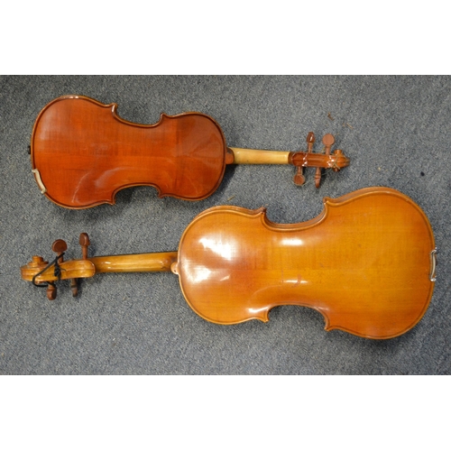 771 - A Lark violin together with a Stentor student violin.