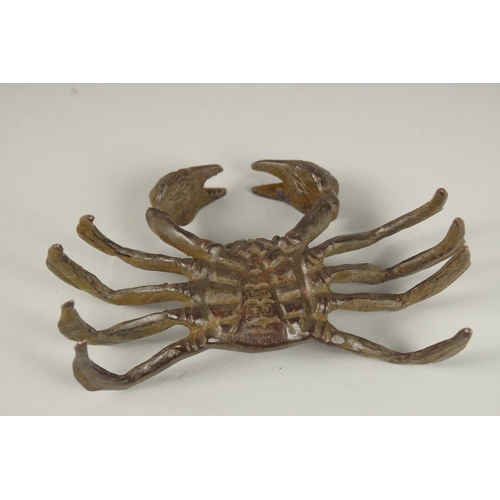 105 - A JAPANESE BRONZE CRAB. 11cms wide.