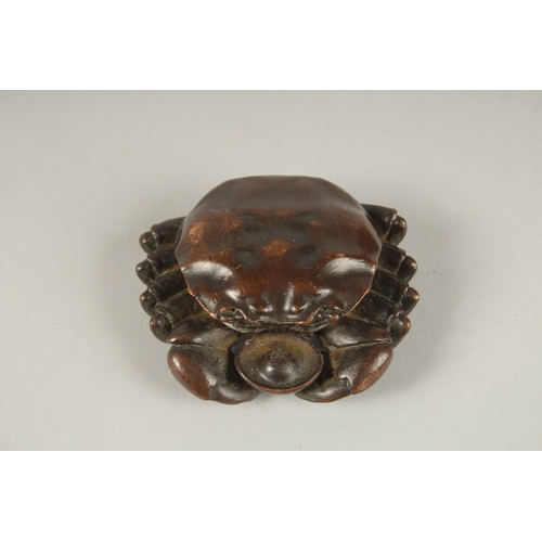 108 - A JAPANESE BRONZE CRAB. 7cms.