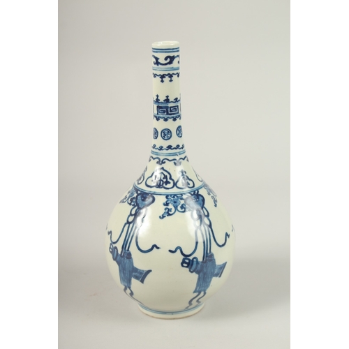 96 - A CHINESE BLUE AND WHITE STRAIGHT NECK VASE.