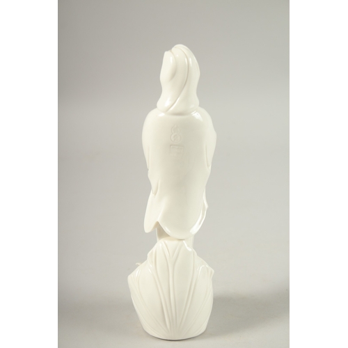 1296 - A GOOD BLANC DE CHINE PORCELAIN FIGURE OF GUANYIN.