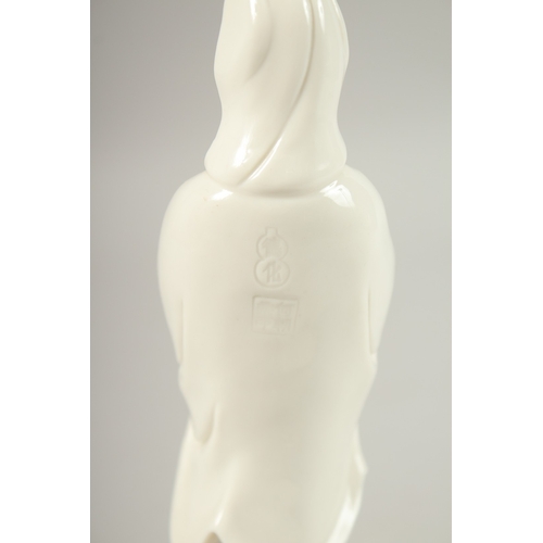 1296 - A GOOD BLANC DE CHINE PORCELAIN FIGURE OF GUANYIN.