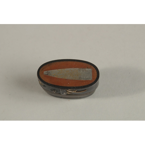 1067 - A FINE JAPANESE GOLD INLAID FUCHI KASHIRA FOR KATANA, the box decorated with a small mouse and spide... 