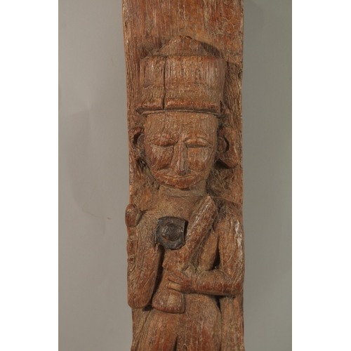 1271 - A LARGE CARVED WOOD FIGURAL POST, with carved cat to the top, 68cm long.