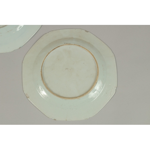 11 - FIVE CHINESE BLUE AND WHITE PORCELAIN PLATES, (5).