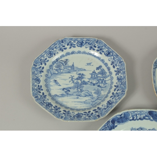 11 - FIVE CHINESE BLUE AND WHITE PORCELAIN PLATES, (5).