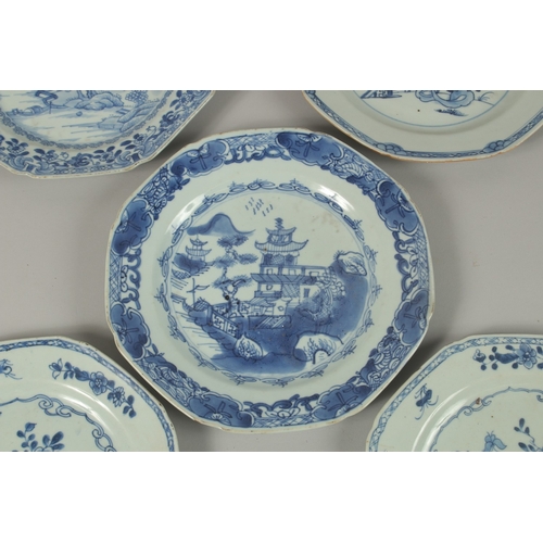 11 - FIVE CHINESE BLUE AND WHITE PORCELAIN PLATES, (5).