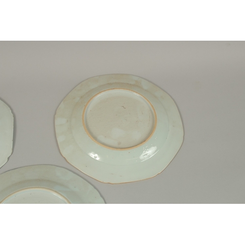 11 - FIVE CHINESE BLUE AND WHITE PORCELAIN PLATES, (5).