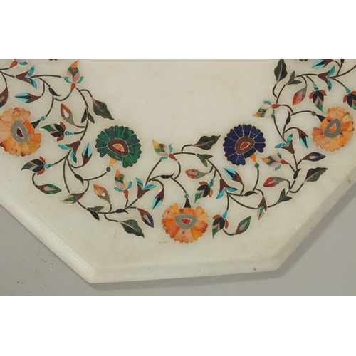 121 - A 19TH-20TH CENTURY INDIAN AGRA INLAID PIETRA DURA MARBLE TABLE TOP, inlaid with mother of pearl, la... 