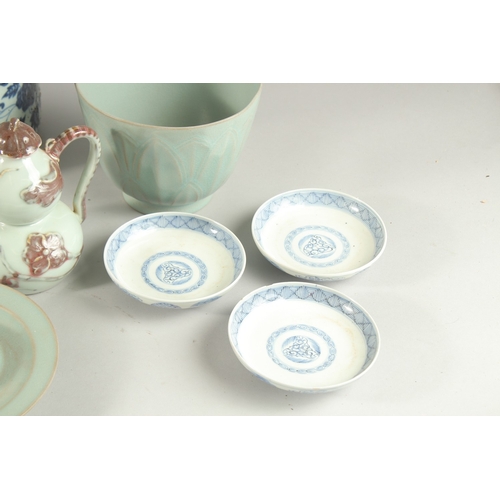 213 - A QUANTITY OF VARIOUS CHINESE PORCELAIN ITEMS, (qty).