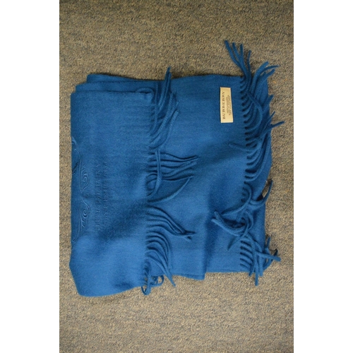 806 - A blue cashmere scarf.