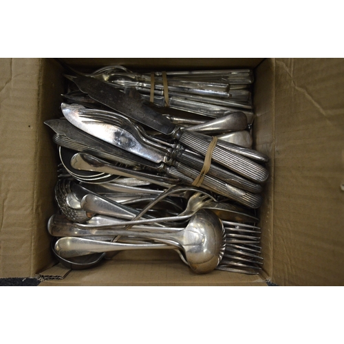 920 - A quantity of plated flatware.