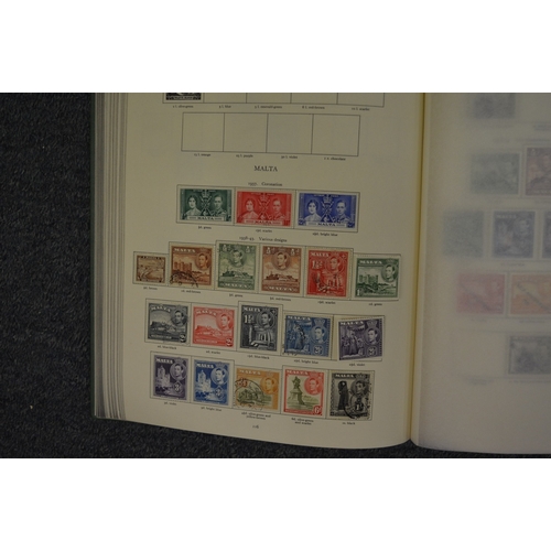 940 - A good collection of stamp albums with contents.