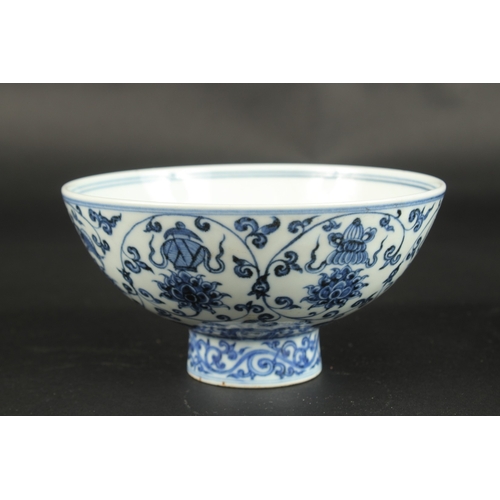 614 - A CHINESE BLUE AND WHITE FLORAL BOWL. 15.5cms diameter.