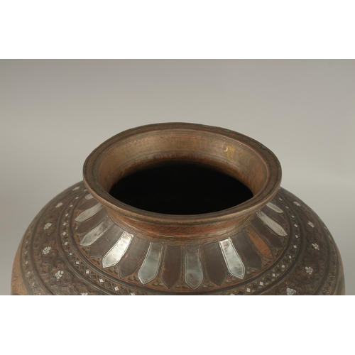 120 - A FINE AND LARGE 19TH CENTURY SOUTH INDIAN TANJORE SILVER AND COPPER INLAID BRASS LOTA, engraved wit... 