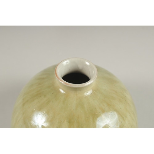 18 - A CHINESE GREEN GLAZED PORCELAIN DOMED INK POT, 13.5cm diameter.