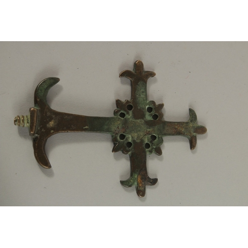 180 - A FINE BRONZE CROSS FINIAL, possibly early European.