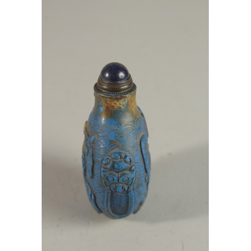 195 - A VERY FINE 19TH CENTURY CHINESE CARVED LAPIS SNUFF BOTTLE, with carved character mark, 8cm high.