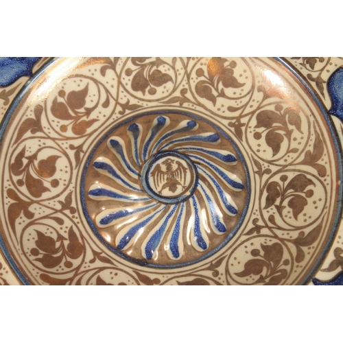 247 - A LARGE 19TH CENTURY HISPANO MORESQUE COPPER LUSTRE CHARGER, 41cm diameter.