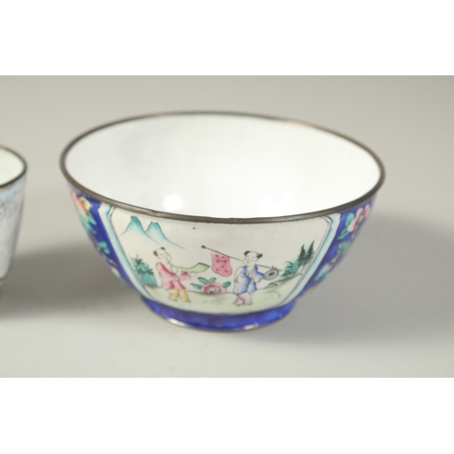 299 - THREE CHINESE ENAMELLED ITEMS, comprising a bowl, a cup, and a smaller cup, (3).