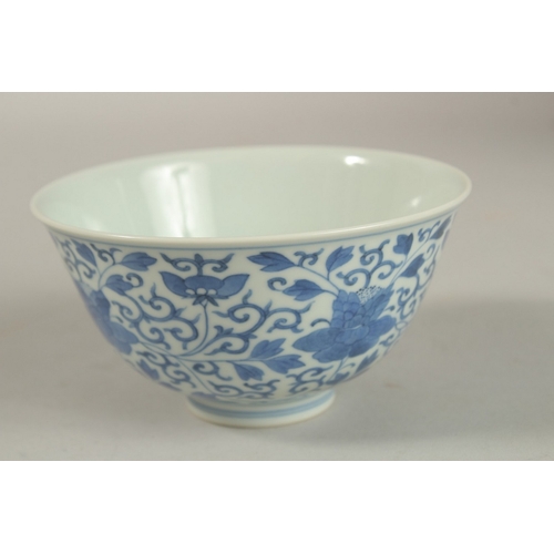 307 - A FINE CHINESE BLUE AND WHITE PORCELAIN BOWL, with six-character mark, 11.5cm diameter.