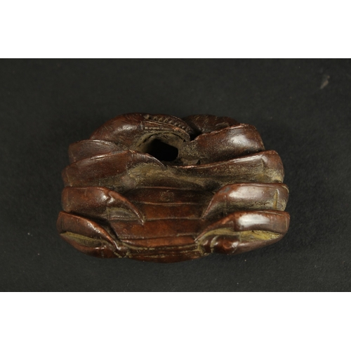 321 - A BRONZE OKIMONO OF A CRAB.