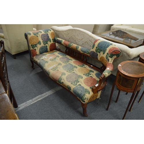 243 - A late Victorian walnut framed chaise longue/settee.