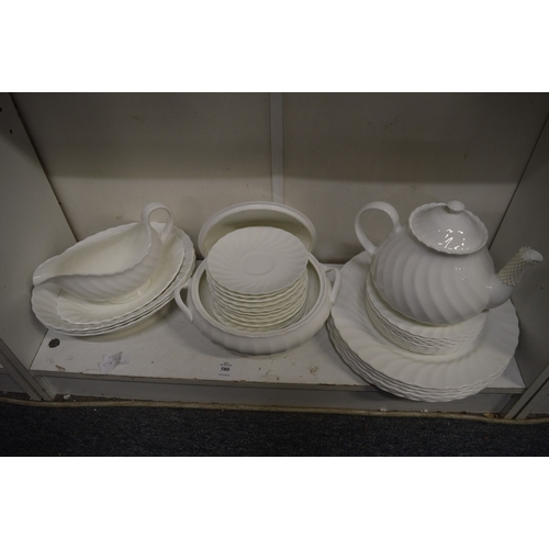 580 - A quantity of Wedgwood Candlelight dinnerware.