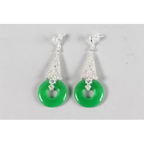 870 - A PAIR OF SILVER AND JADE DECO EARRINGS.