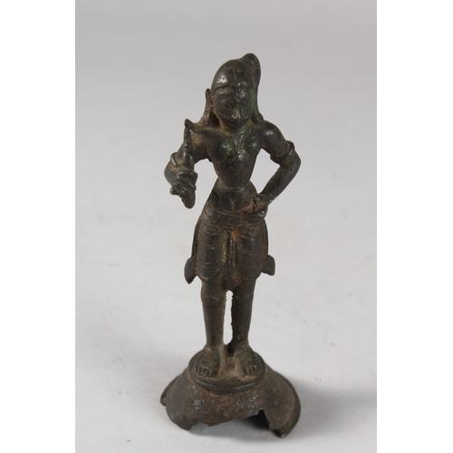 113 - A FINE 17TH CENTURY SOUTH INDIAN BRONZE FIGURE OF A MALE DEITY, 13cm high.