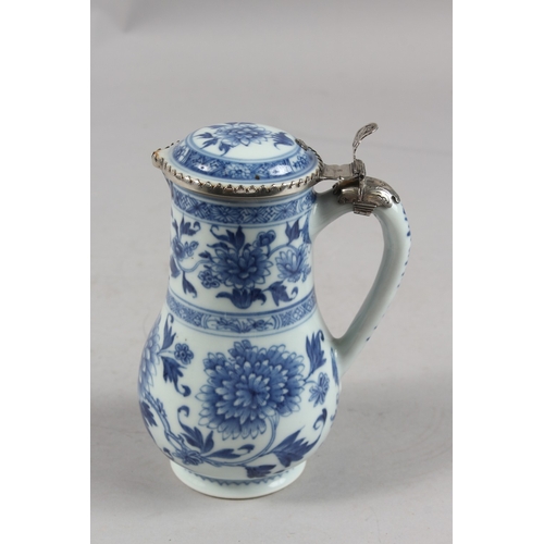 269 - A FINE CHINESE BLUE AND WHITE PORCELAIN JUG WITH SILVER MOUNTED HINGED LID, with decorative floral s... 