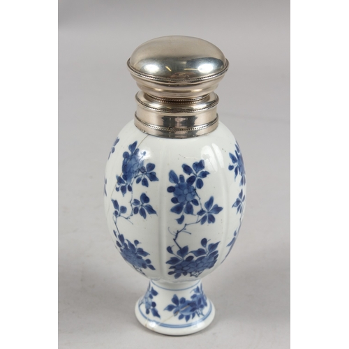 276 - A CHINESE KANGXI PERIOD SILVER MOUNTED BLUE AND WHITE PORCELAIN CADDY, with decorative floral sprays... 