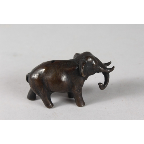 32 - A JAPANESE MEIJI PERIOD BRONZE ELEPHANT WATER DROPPER, 9cm long.