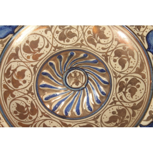 364 - A LARGE 19TH CENTURY HISPANO MORESQUE COPPER LUSTRE CHARGER, 41cm diameter.