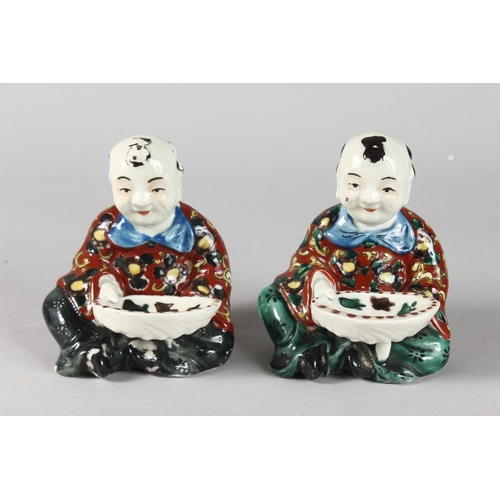 5 - A PAIR OF JAPANESE MEIJI PERIOD PORCELAIN FIGURES, 12.5cm high.