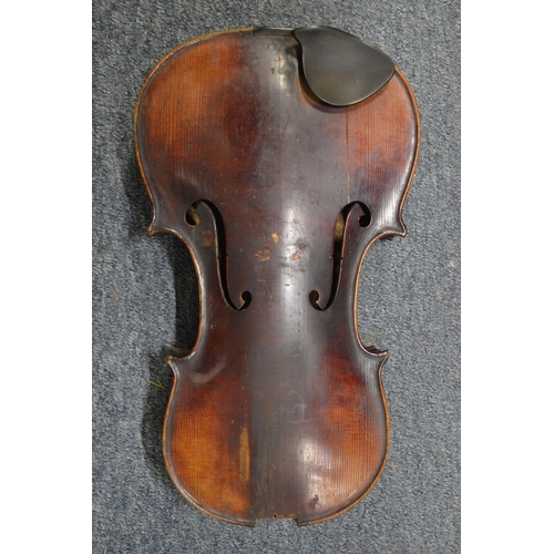 608 - A violin (faults).