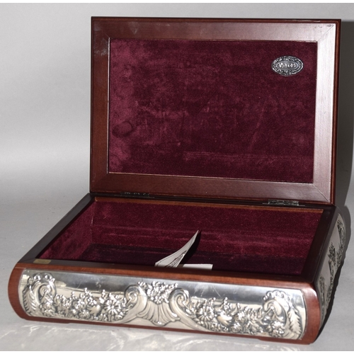 1171 - AN ITALIAN .921 SILVER BOX the wooden frame with embossed silver panels. 9.5in long x 7ins wide x 2.... 