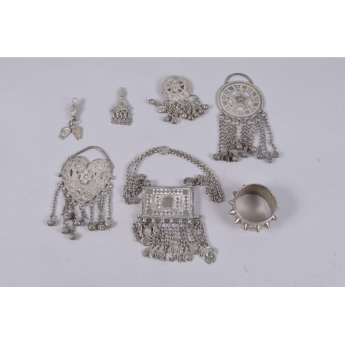 425 - A COLLECTION OF ETHNIC WHITE METAL JEWELLERY, (qty).