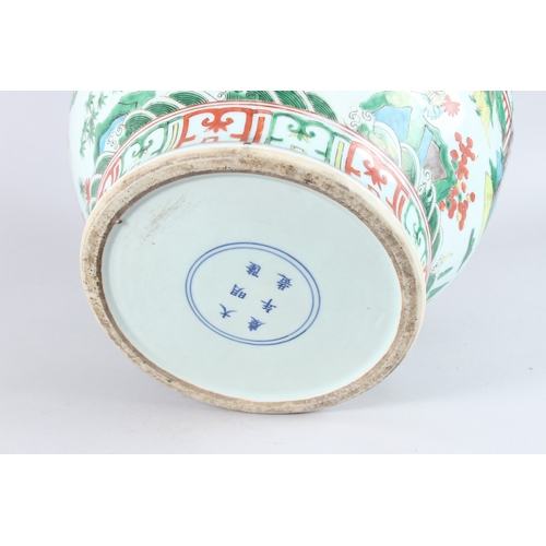 164 - A GOOD LARGE CHINESE FAMILLE VERTE PORCELAIN JAR, painted with figures in a landscape, six character... 