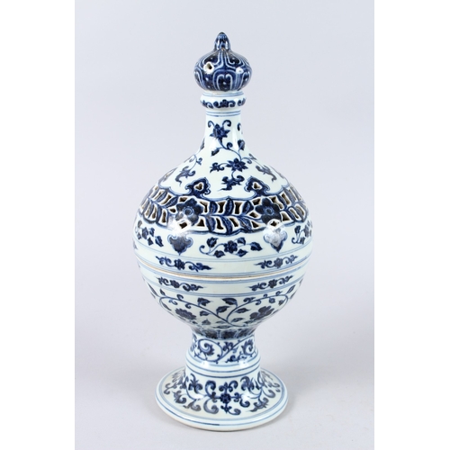 172 - A CHINESE BLUE AND WHITE PORCELAIN PEDESTAL BOWL AND COVER, the cover with pierced decoration. 37cms... 