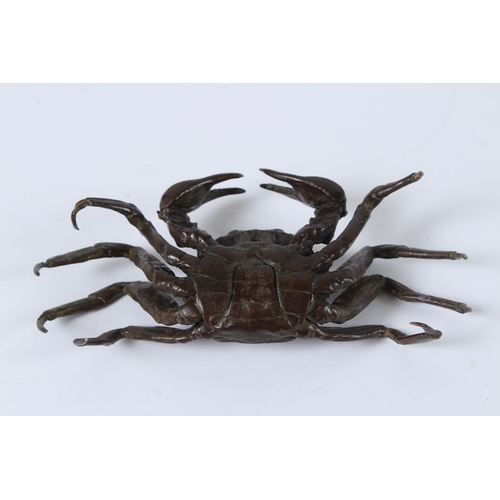 102 - A JAPANESE BRONZE OKIMONO CRAB. 15cms.