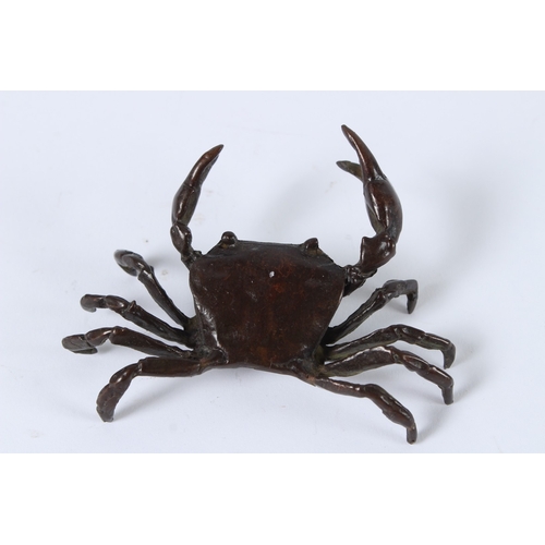 106 - A JAPANESE BRONZE OKIMONO SMALL CRAB. 8.5cms.