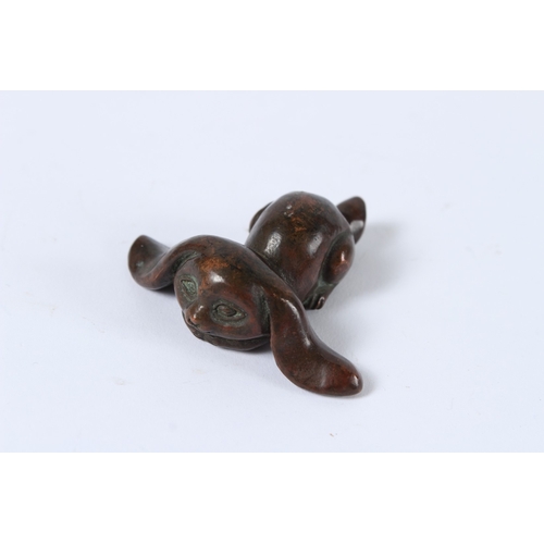 107 - A JAPANESE BRONZE OKIMONO RABBIT. 5cms.