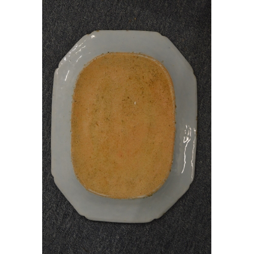 637 - An early 20th century Chinese blue and white octagonal shaped dish.