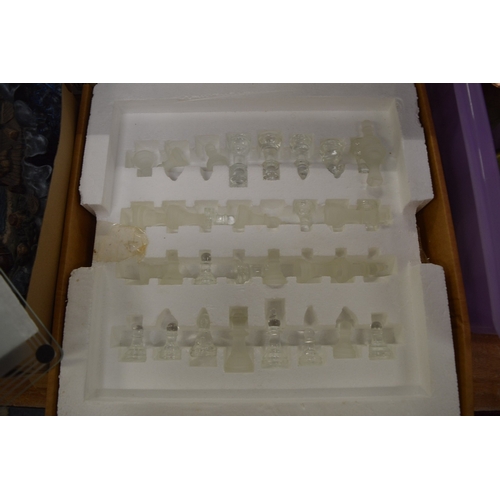 641 - A desk lamp, miscellaneous collectables to include a chess board.