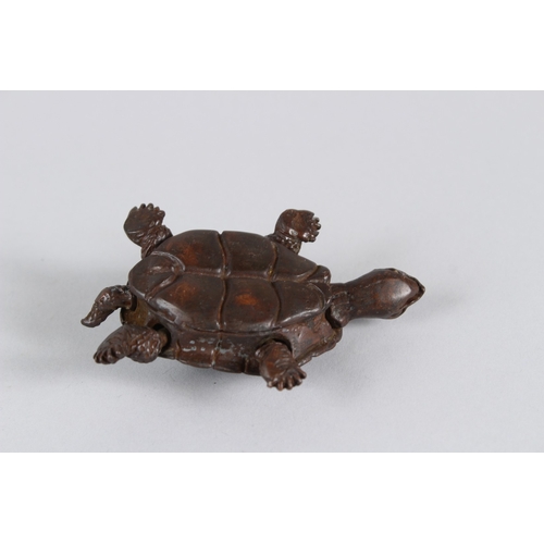 17 - A JAPANESE ARTICULATED TURTLE.  9cms long.